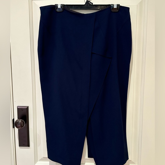 Roland Mouret Dresses & Skirts - Roland Mouret Navy skirt in size US14